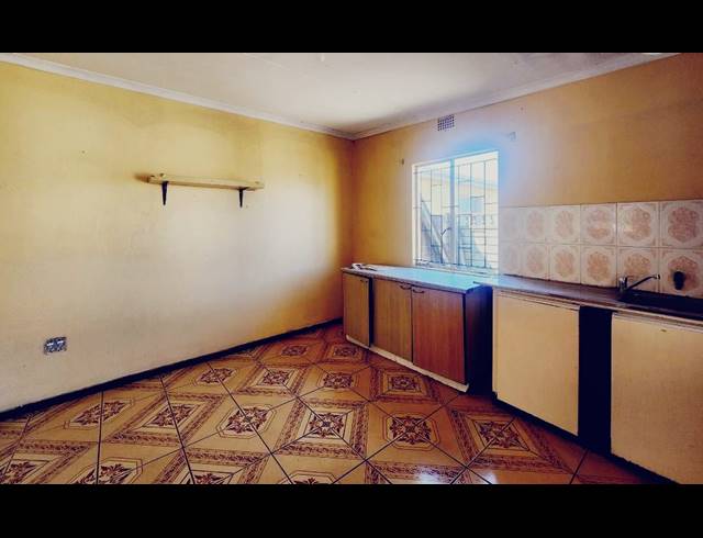 2 BEDROOM FREESTANDING FOR SALE IN BAKERVILLE HEIGHTS
